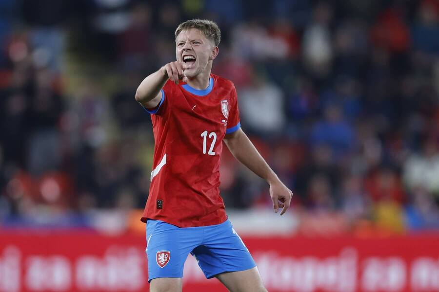 Záložník Lukáš Červ v dresu české fotbalové reprezentace