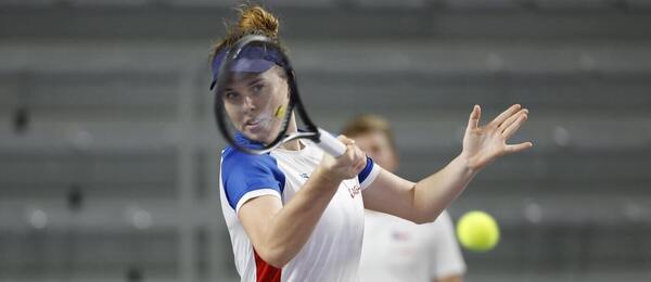 Česká fedcupová reprezentantka Linda Nosková během tréninku na baráž Billie Jean King Cupu (Fed Cupu)