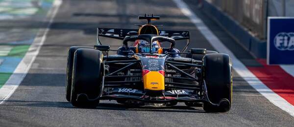 Max Verstappen během předsezonních testů v Bahrajnu