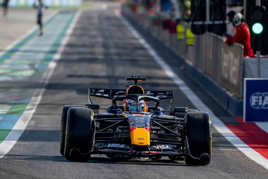 Max Verstappen během předsezonních testů v&nbsp;Bahrajnu