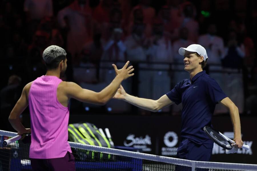 Carlos Alcaraz a Jannik Sinner se dnes střetnou ve finále Turnaje mistrů 2025