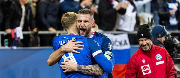 Radost slovenských reprezentantů Tomáše Bobčeka a Milana Škriniara