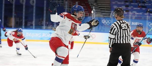 Česká hráčka Michaela Pejzlová oslavuje gól, fotka ze zápasu Česko vs. USA na ZOH 2022 v Číně