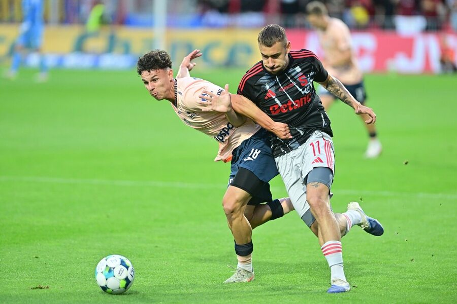 Štěpán Míšek z Pardubic a Matěj Ryneš ze Sparty