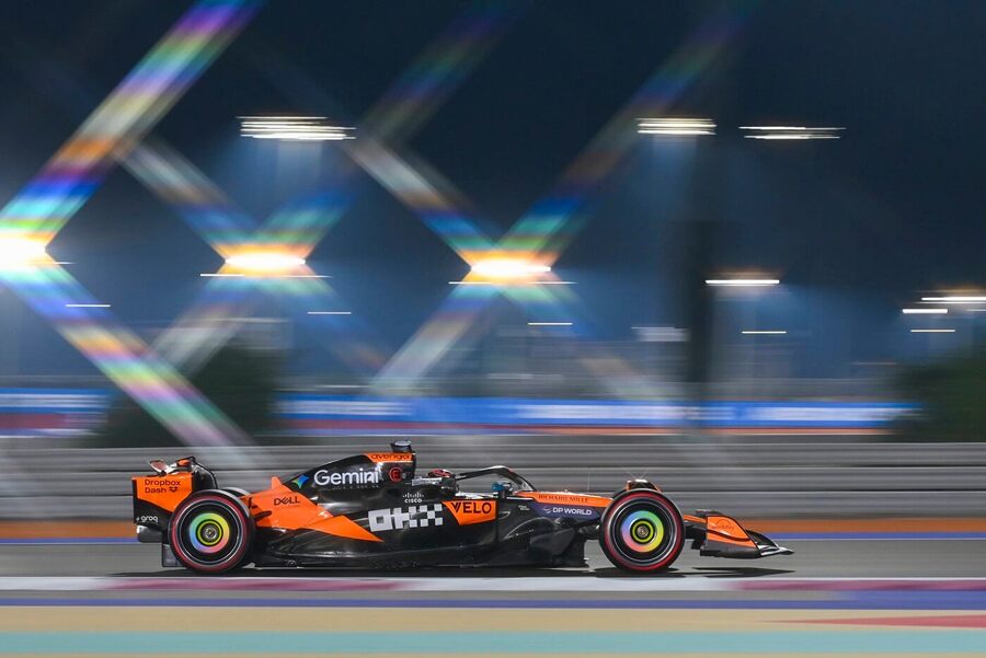Oscar Piastri při kvalifikaci v Kataru
