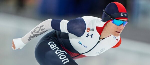 Martina Sáblíková v závodě na 3 000 m na SP v Calgary, dnes Sáblíková jede 5 000 m žen na SP v Heerenveenu