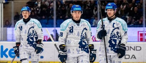 Hokejisté Kladna do pátečního zápasu nastoupili ve speciálních dresech, dnes program ELH pokračuje 30. kolem