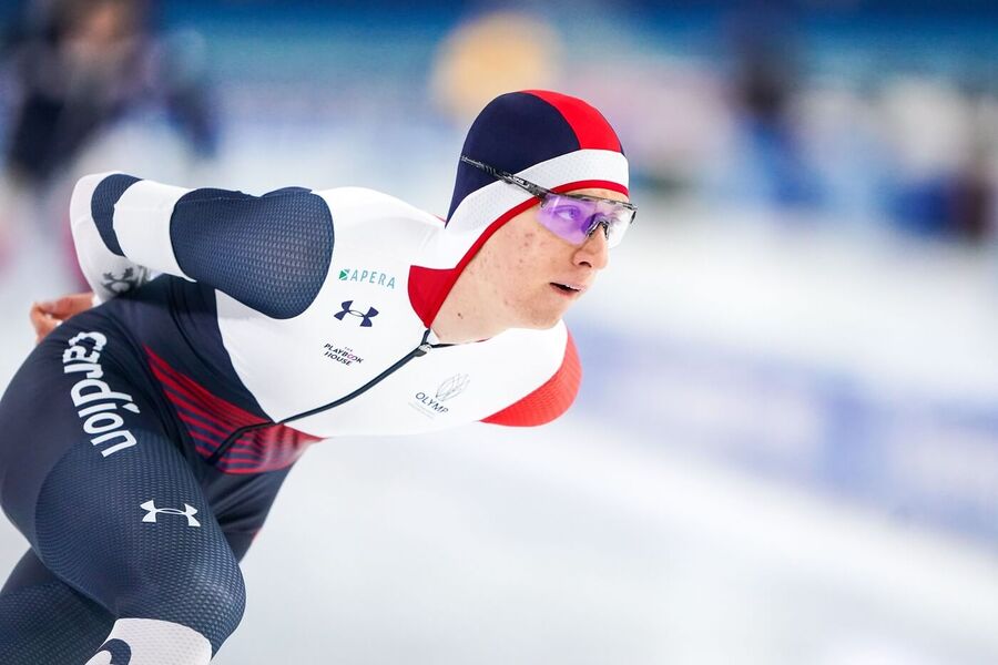 Český rychlobruslař Metoděj Jílek v pátečním závodu SP Heerenveen 2025, dnes Jílek jede závod na 10 000 metrů