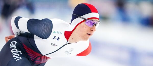 Český rychlobruslař Metoděj Jílek v pátečním závodu SP Heerenveen 2025, dnes Jílek jede závod na 10 000 metrů