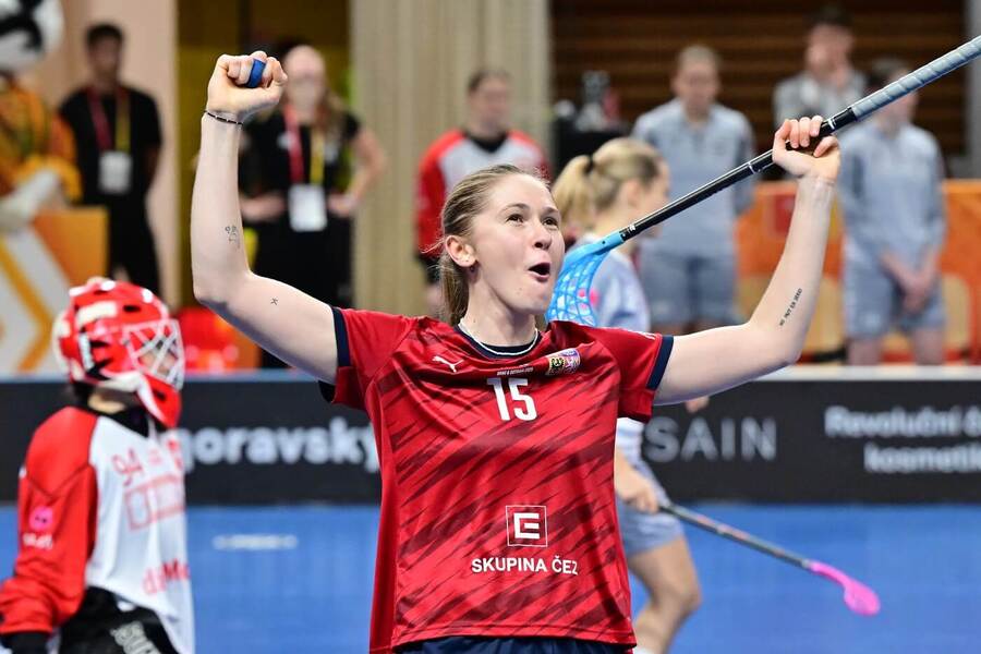 Florbal, Mistrovství světa žen, Šárka Staňková se raduje z gólu proti Švýcarsku