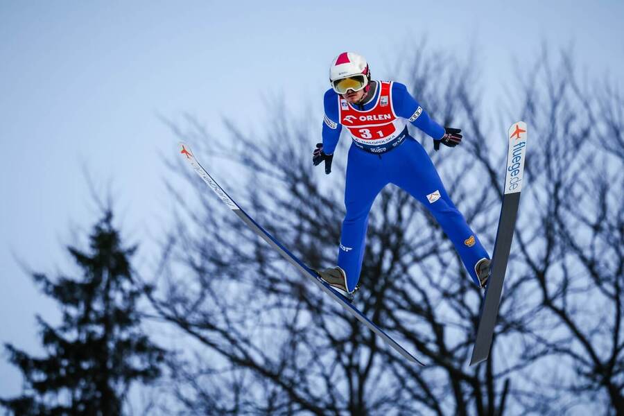 Skoky na lyžích patří k&nbsp;nejsledovanějším sportům her