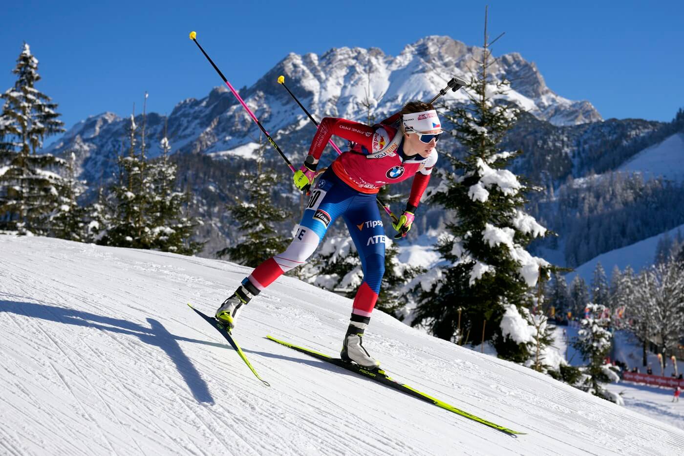 Markéta Davidová na trati biatlonového závodu v Hochfilzenu