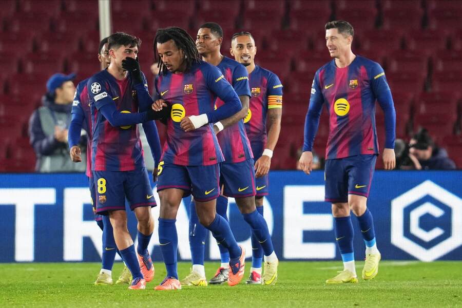 Fotbalisté Barcelony porazili v&nbsp;Lize mistrů Frankfurt 2:1