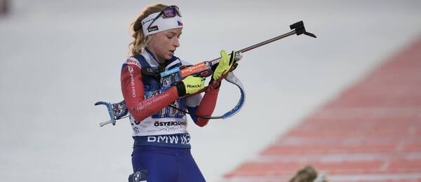 Markéta Davidová na střelnici