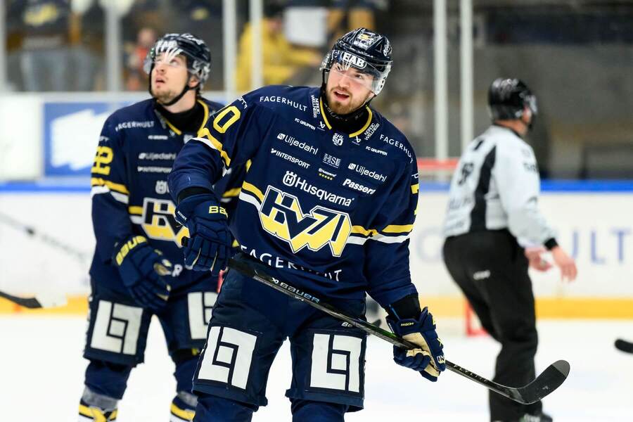Český útočník Lukáš Rousek v&nbsp;dresu švédského mančaftu HV71
