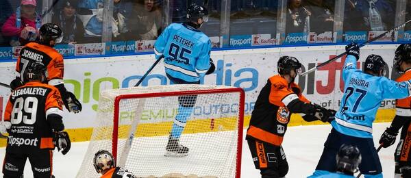 Jonáš Peterek ze Slovanu Bratislava začíná oslavovat branku