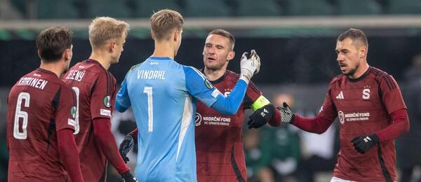 Fotbalisté Sparty po zápase Konferenční ligy s Legií Varšava