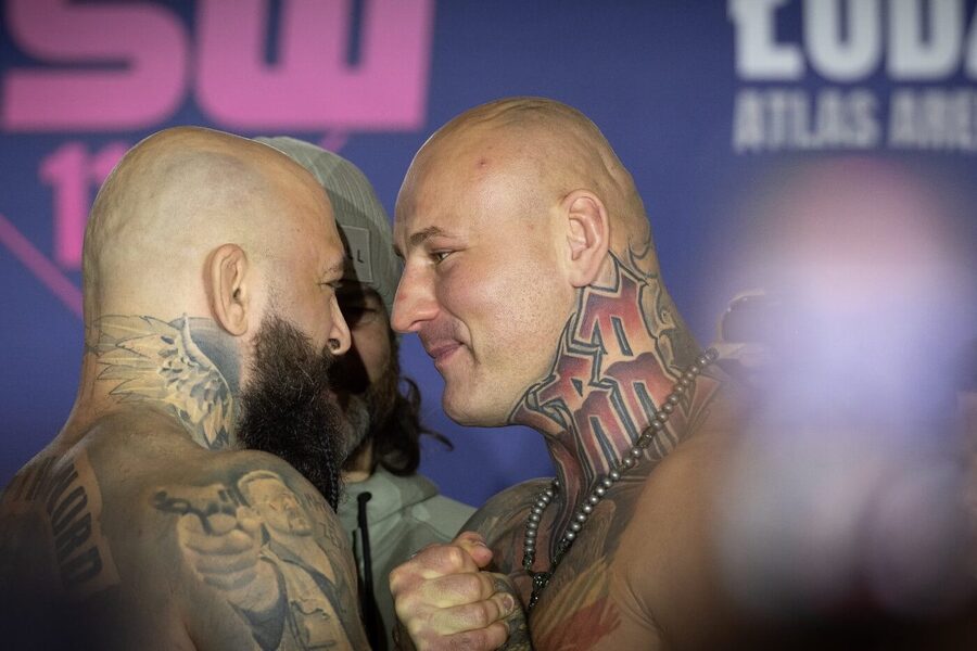 Michal Martínek (vlevo) při staredownu s&nbsp;Arturem Szpilkou, svým soupeřem na turnaji KSW 113