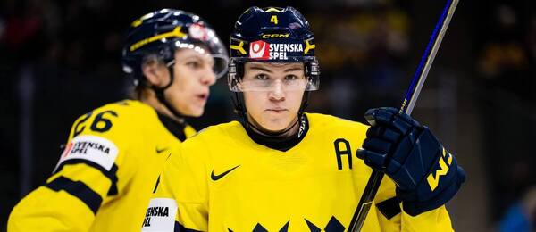 Švédský obránce Leo Sahlin Wallenius v duelu proti Slovensku