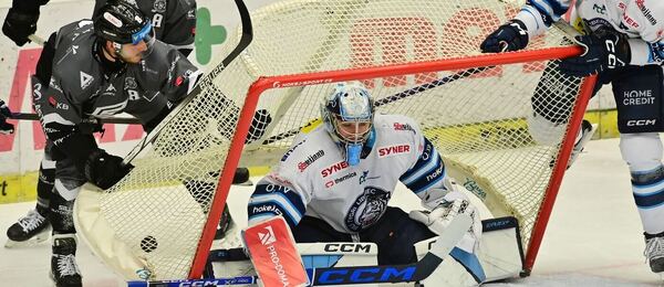 Momentka z utkání mezi Libercem a Karlovými Vary v sezoně 24-25