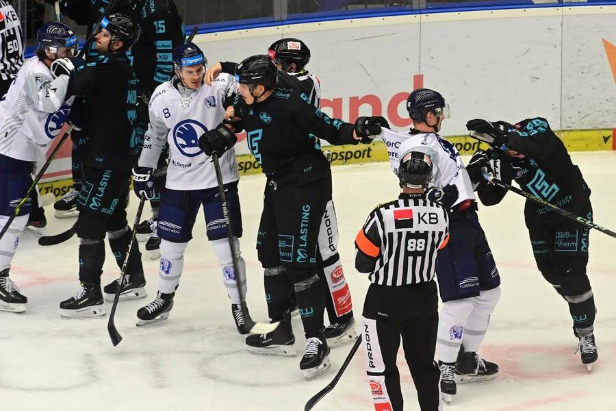 Konflikt hráčů v&nbsp;duelu mezi Karlovými Vary a&nbsp;Plzní