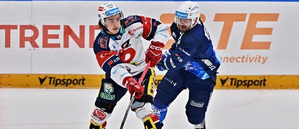 Miguel Tourigny z Pardubic (vlevo) a Jakub Flek z Brna v posledním vzájemném duelu