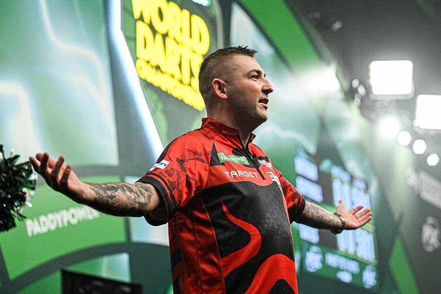 Šipky, PDC, Nathan Aspinall během Mistrovství světa v&nbsp;Londýně