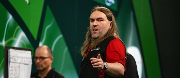 Šipky, PDC, Ryan Searle oslavuje vítězství proti Jonny Claytonovi