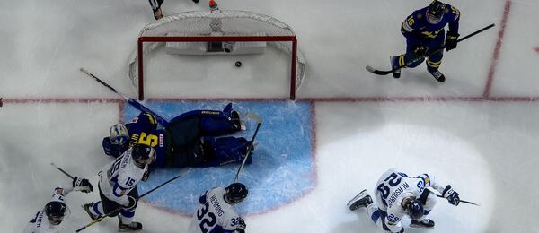 Branka finské hokejové reprezentace U20, fotka ze semifinále Finsko vs. Švédsko na MSJ 2025