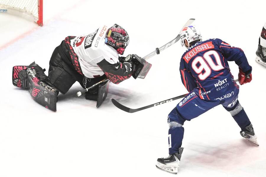 Sparta vs. Pardubice je vždy skvělá hokejová podívaná. Sledujte jejich utkání dnes v&nbsp;39. kole Tipsport ELH.