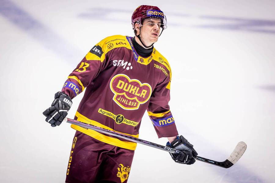 Jihlavský útočník Matouš Menšík během střetnutí proti Kolínu