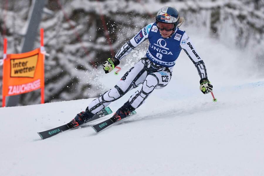 Ester Ledecká ve sjezdu během SP