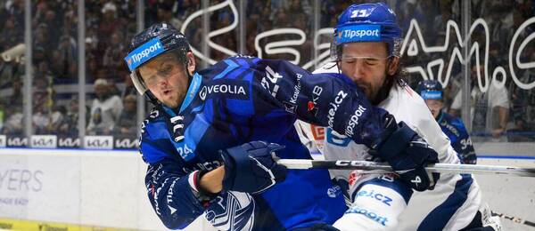 Přetlačovaná mezi Jindřichem Abdulem (vlevo) a Jeremie Blainem