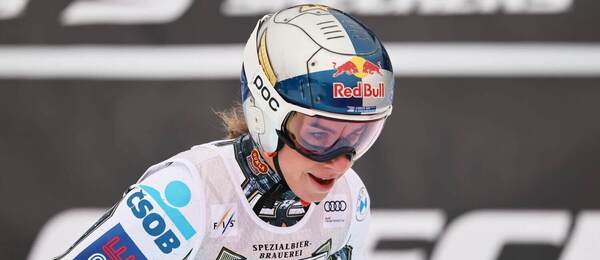 Ester Ledecká po sjezdu v Tarvisiu