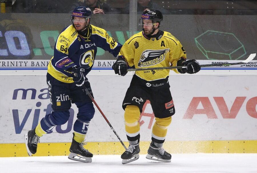 Na snímku Michal Gago a&nbsp;Martin Rohan, fotka ze zápasu Zlín vs. Sokolov