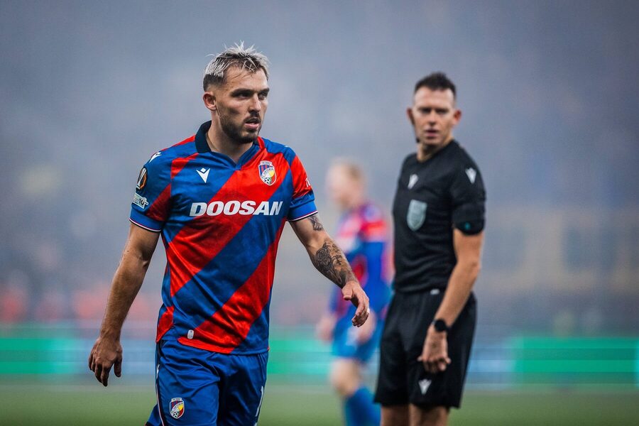 Tomáš Ladra (FC Viktoria Plzeň) během zápasu Evropské ligy s&nbsp;tureckým Fenerbahce