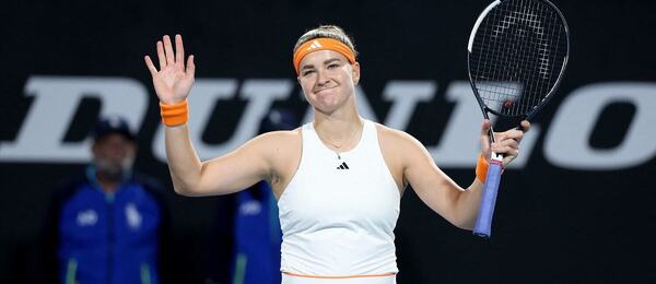 Karolína Muchová slavící vítězství nad Alyciou Parks ve druhém kole Australian Open 2026