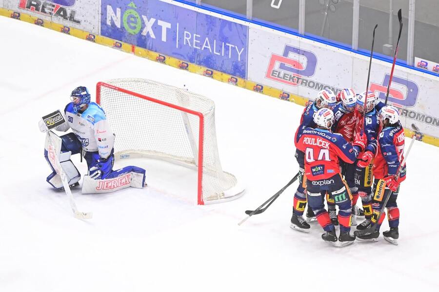 Pardubice ve středu zničily Kometu 7:1, jak si oba týmy povedou v&nbsp;dnešních duelech?