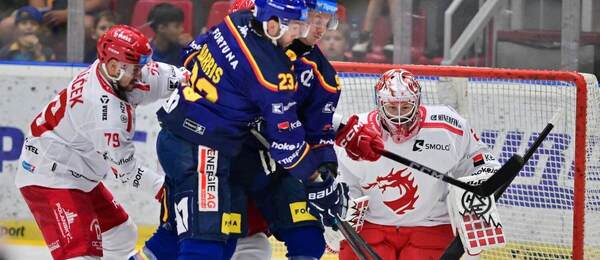 Libor Hudáček, Brant Harris, Nick Olesen a Marek Mazanec v utkání Českých Budějovic s Třincem