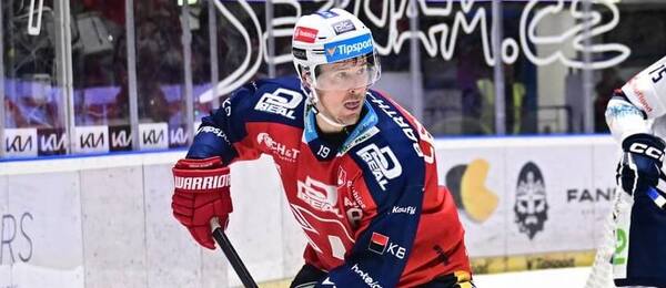 Nejproduktivnější hráč Tipsport extraligy, Roman Červenka, v zápase s Kladnem