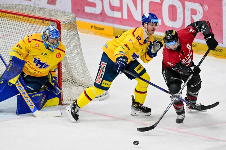 Jan Strmeň, Pavel Pýcha a&nbsp;Michal Řepík v&nbsp;posledním vzájemném utkání na Spartě