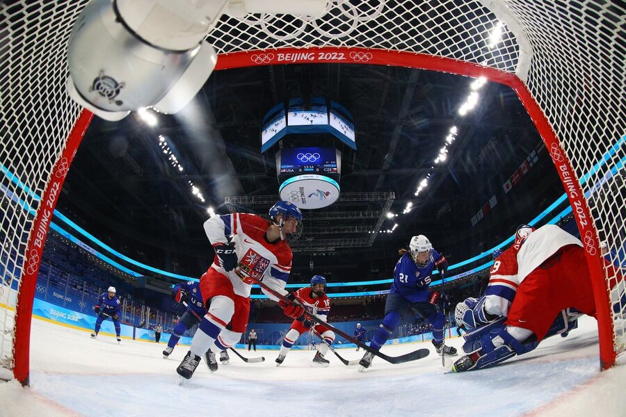 Momentka ze zápasu Česko vs. USA na ženském hokejovém turnaji na ZOH 2022