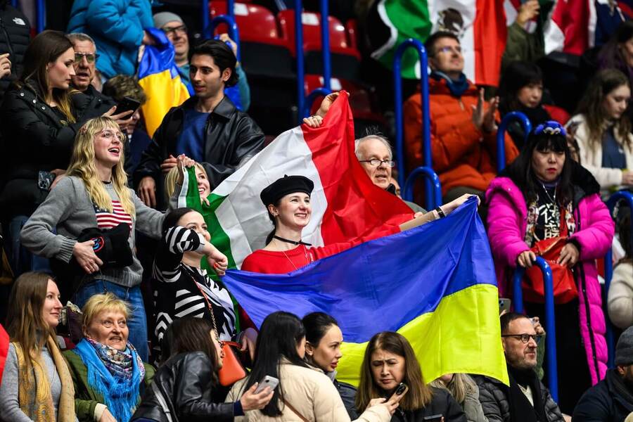 Fandů se na dnešních závodech sejde víc než dost