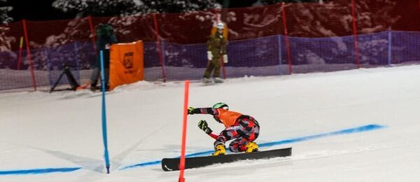 Snowboardisté na trati