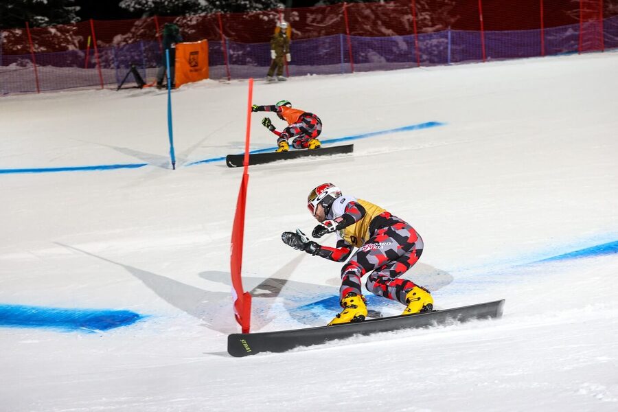 Snowboardisté na trati