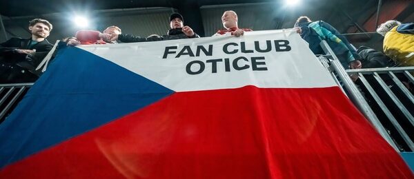 Fanoušci české reprezentace na hokeji