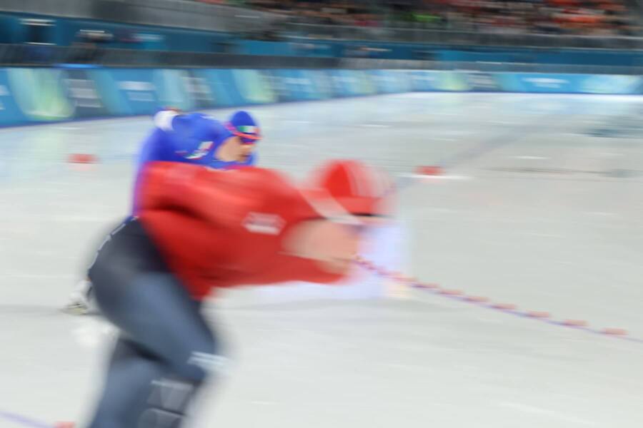 Závod v&nbsp;rychlobruslení