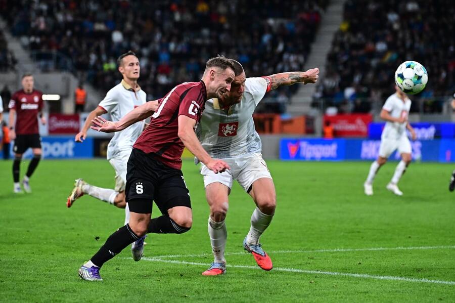 Jan Kuchta ze Sparty a&nbsp;Tomáš Petrášek z&nbsp;Hradce Králové