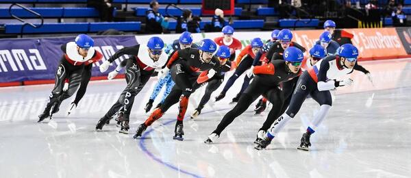 Na rychlobruslaře čekají závody s hromadným startem