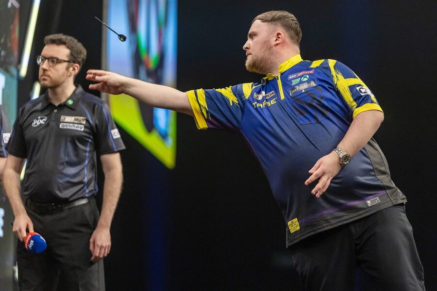 Šipkař Luke Littler patří mezi hlavní favority ankety BBC Sports Personality of the Year
